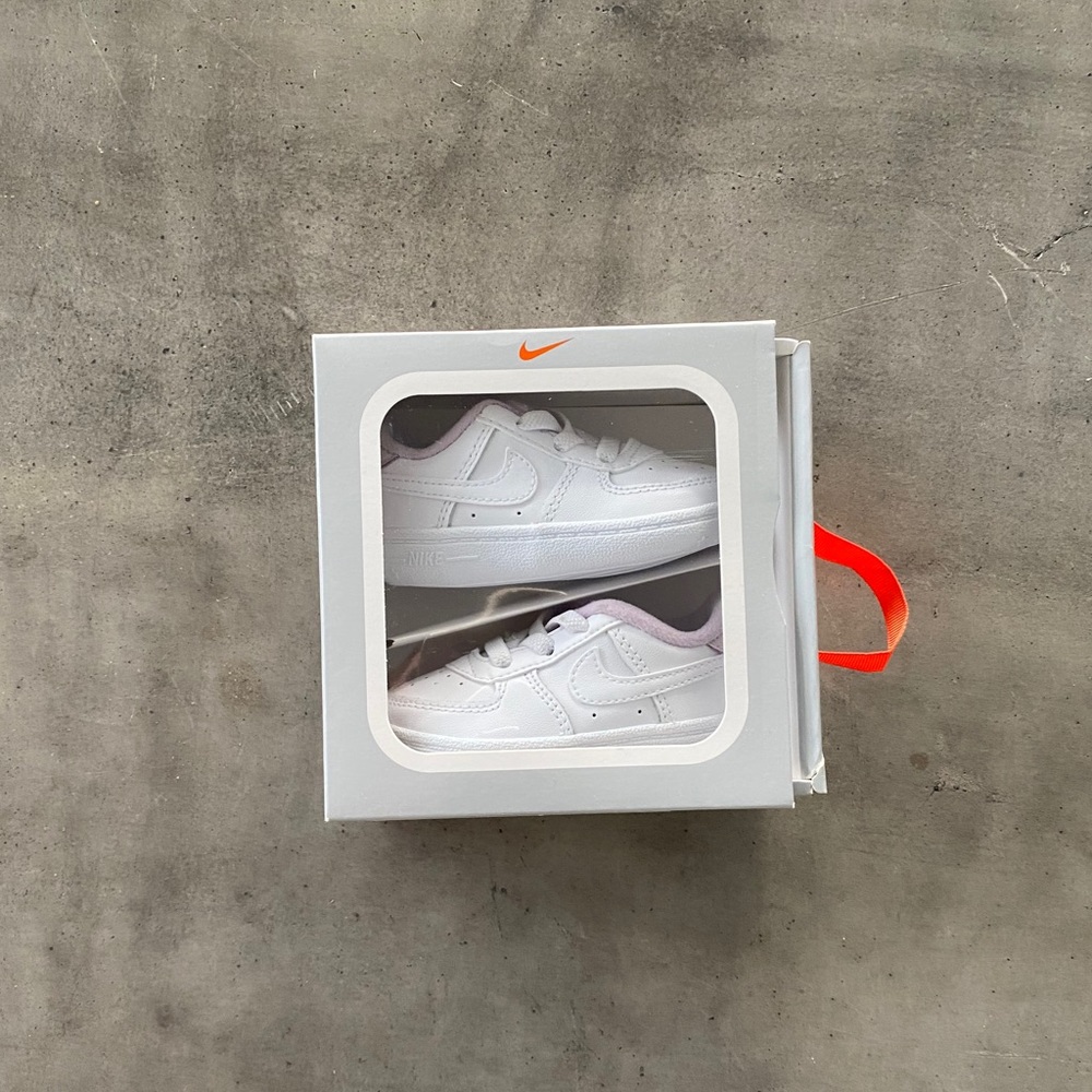 Nike new in box FORCE 1 baby girl sneaker size 19